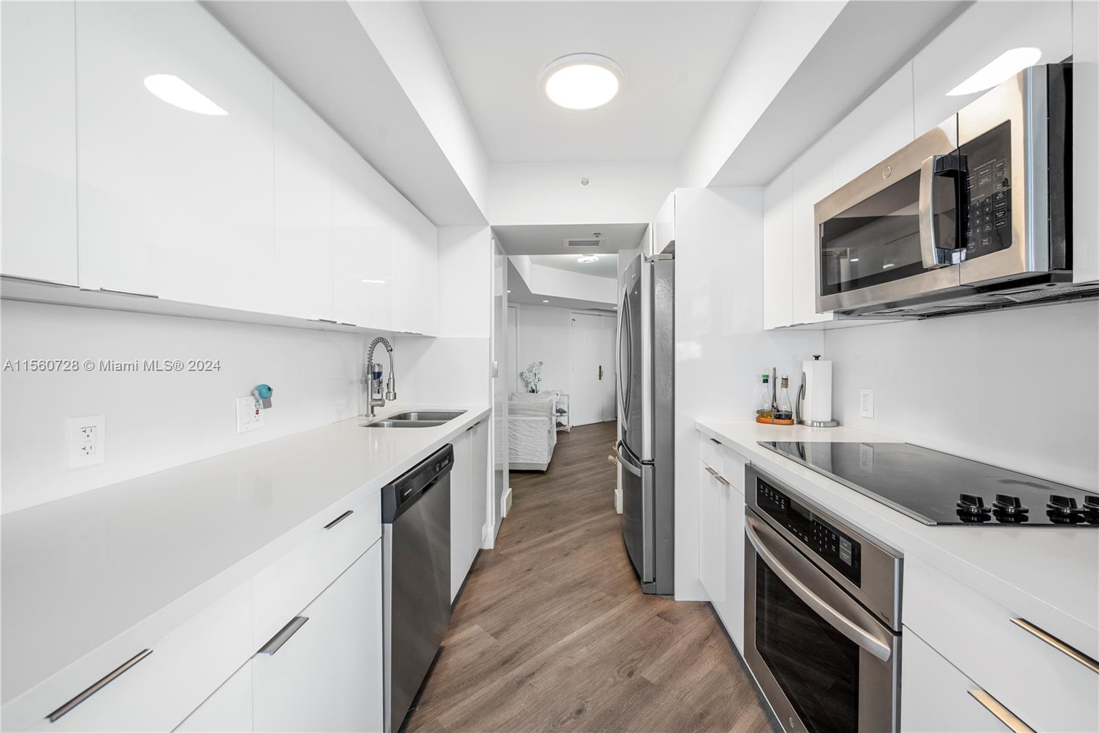 6301 Collins Ave 907, Miami Beach, Florida 33141, 2 Bedrooms Bedrooms, ,2 BathroomsBathrooms,Residential,For Sale,6301 Collins Ave 907,A11560728