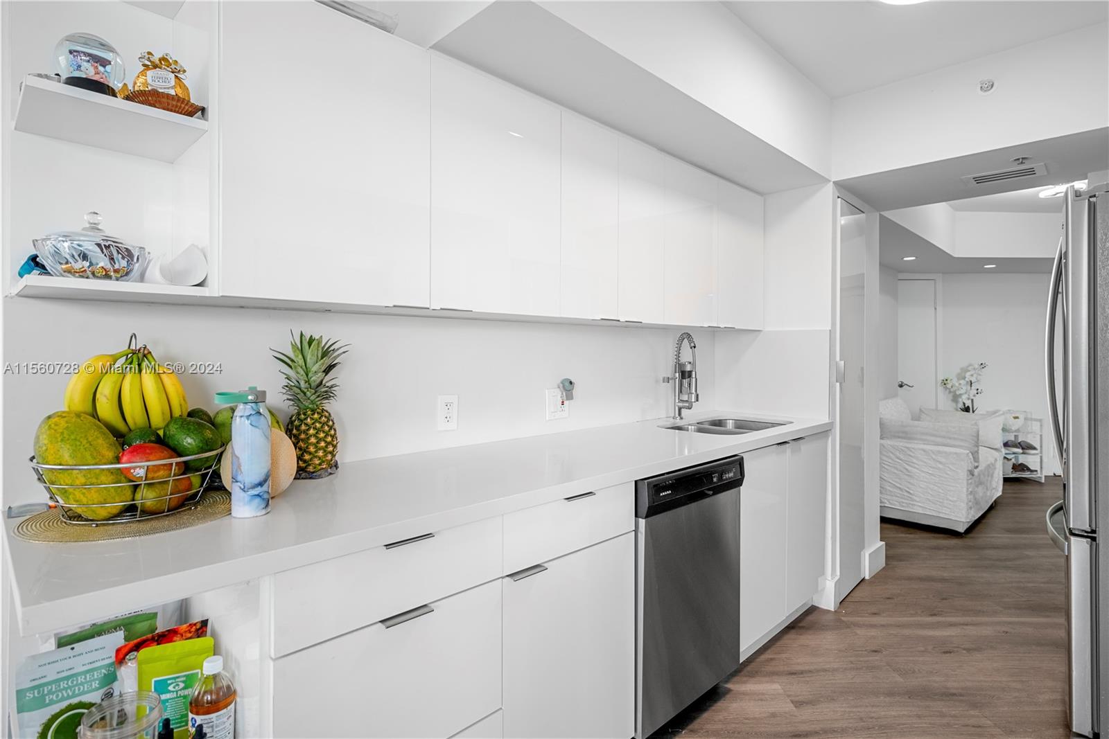 6301 Collins Ave 907, Miami Beach, Florida 33141, 2 Bedrooms Bedrooms, ,2 BathroomsBathrooms,Residential,For Sale,6301 Collins Ave 907,A11560728