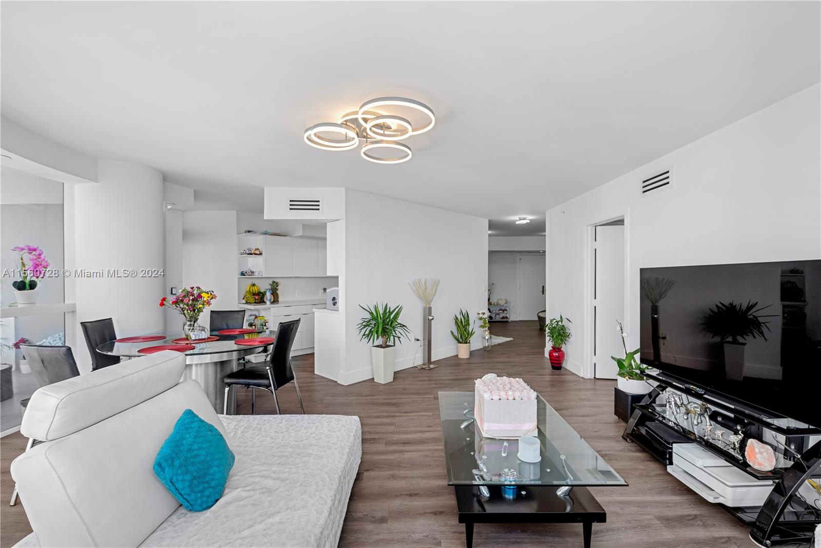 6301 Collins Ave 907, Miami Beach, Florida 33141, 2 Bedrooms Bedrooms, ,2 BathroomsBathrooms,Residential,For Sale,6301 Collins Ave 907,A11560728