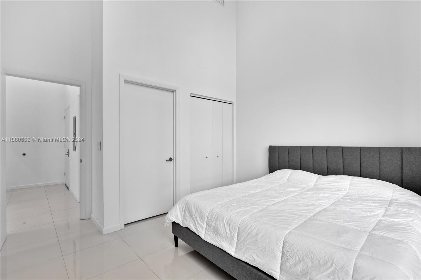 475 Brickell Ave 2815, Miami, Florida 33131, 2 Bedrooms Bedrooms, ,2 BathroomsBathrooms,Residentiallease,For Rent,475 Brickell Ave 2815,A11560603