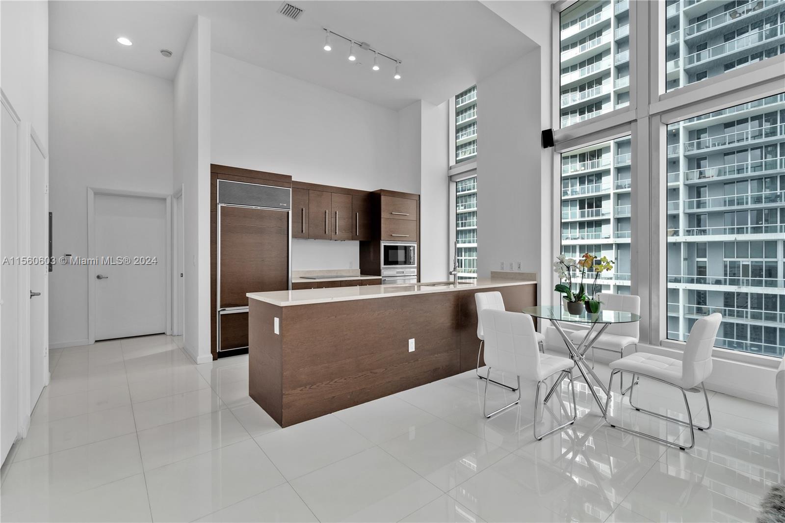 475 Brickell Ave 2815, Miami, Florida 33131, 2 Bedrooms Bedrooms, ,2 BathroomsBathrooms,Residentiallease,For Rent,475 Brickell Ave 2815,A11560603