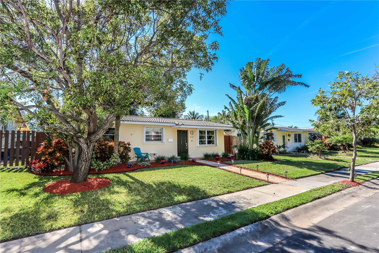 828 Johnson St, Hollywood, Florida 33019, 3 Bedrooms Bedrooms, ,2 BathroomsBathrooms,Residential,For Sale,828 Johnson St,A11560742