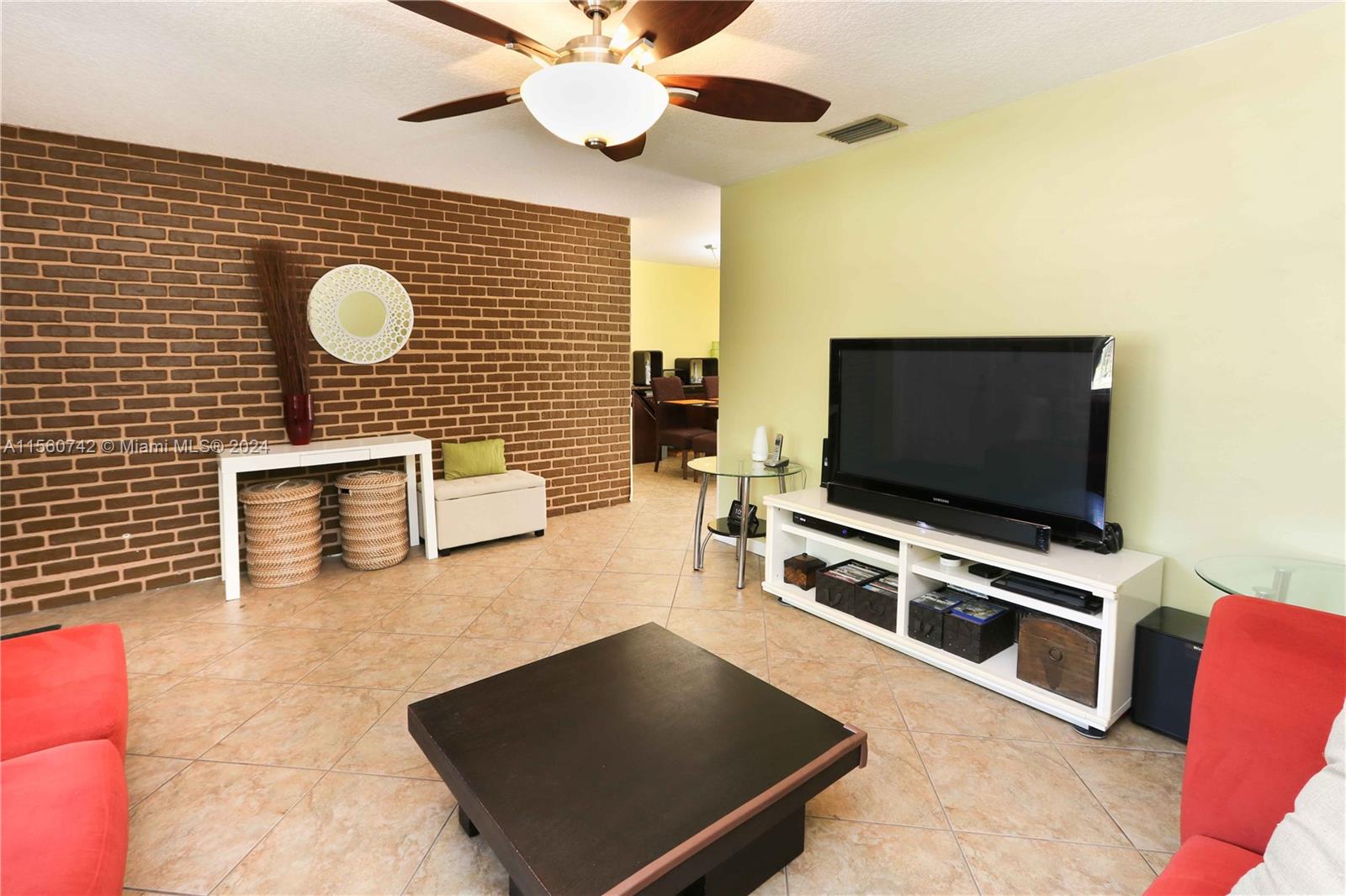 828 Johnson St, Hollywood, Florida 33019, 3 Bedrooms Bedrooms, ,2 BathroomsBathrooms,Residential,For Sale,828 Johnson St,A11560742