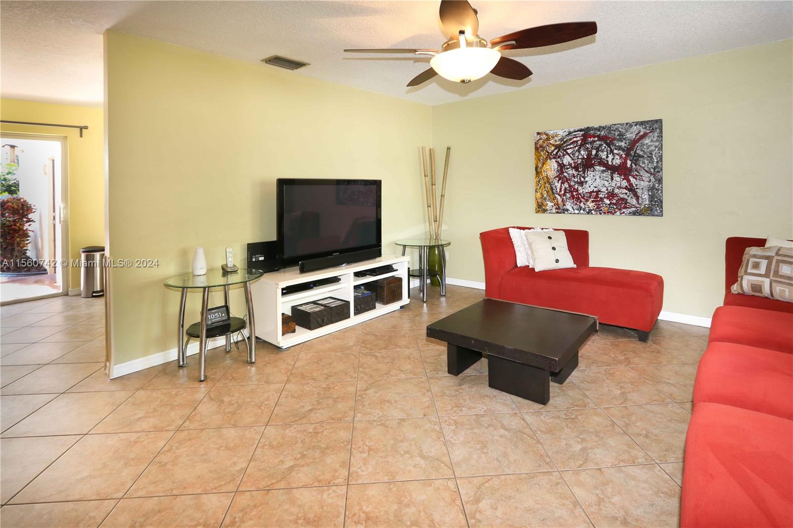 828 Johnson St, Hollywood, Florida 33019, 3 Bedrooms Bedrooms, ,2 BathroomsBathrooms,Residential,For Sale,828 Johnson St,A11560742