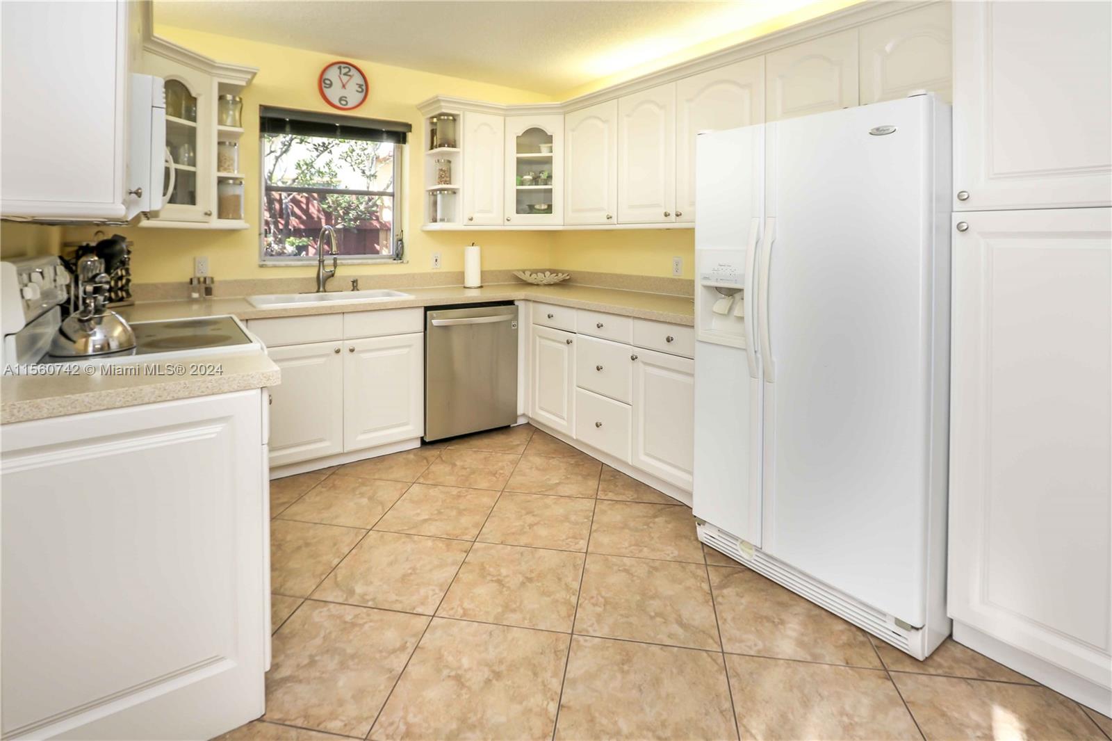 828 Johnson St, Hollywood, Florida 33019, 3 Bedrooms Bedrooms, ,2 BathroomsBathrooms,Residential,For Sale,828 Johnson St,A11560742