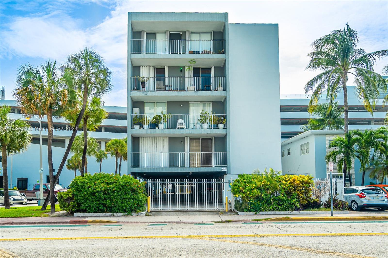 1615 West Ave 404, Miami Beach, Florida 33139, 1 Bedroom Bedrooms, ,1 BathroomBathrooms,Residential,For Sale,1615 West Ave 404,A11559731
