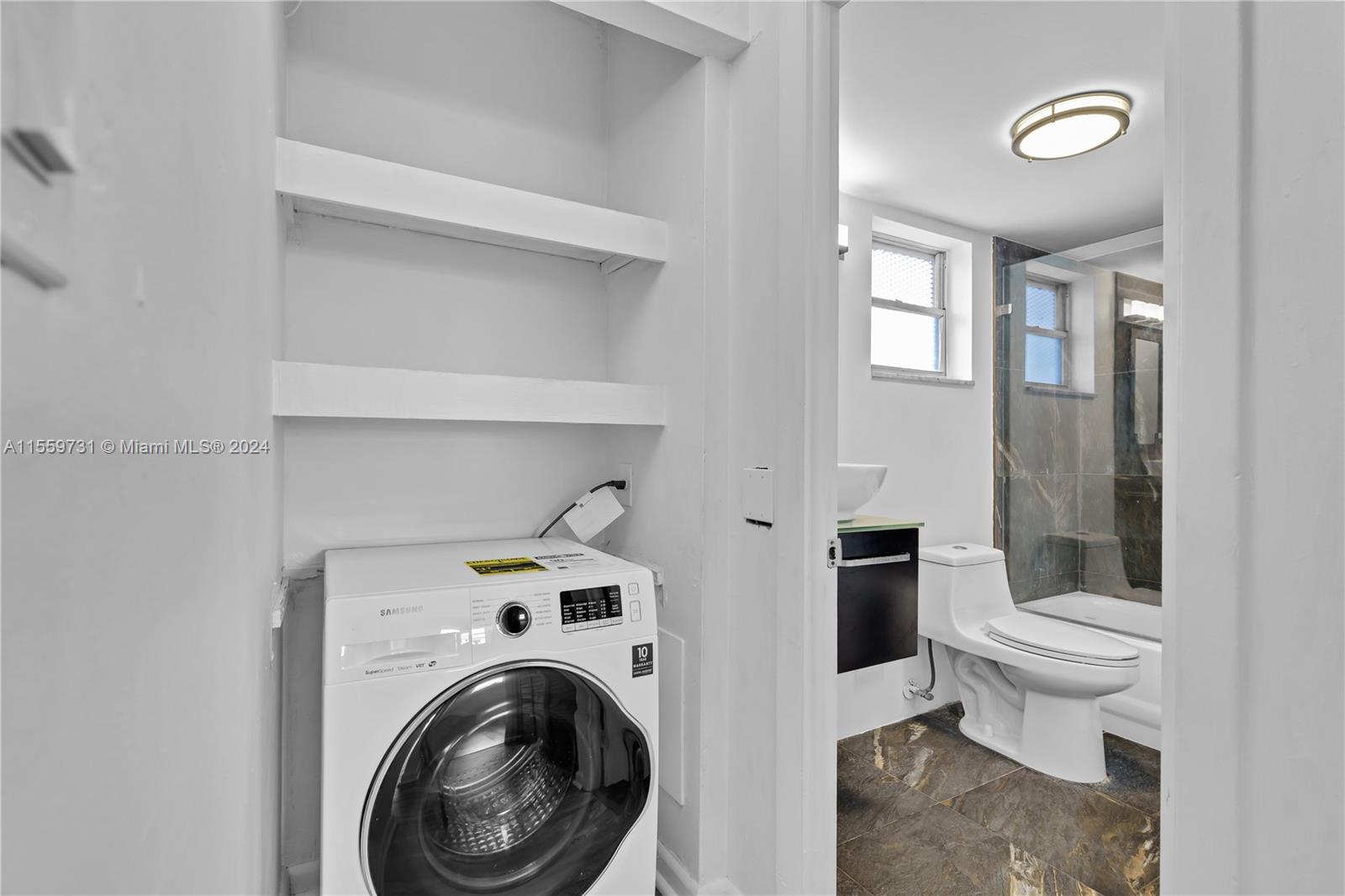 1615 West Ave 404, Miami Beach, Florida 33139, 1 Bedroom Bedrooms, ,1 BathroomBathrooms,Residential,For Sale,1615 West Ave 404,A11559731