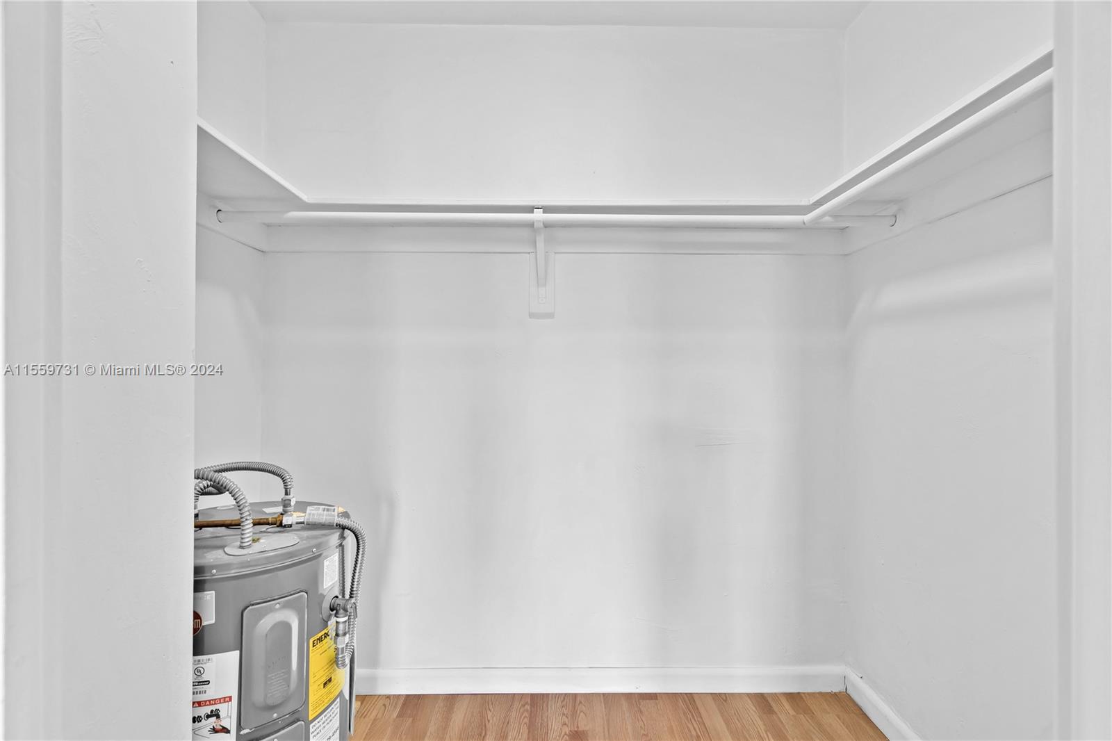 1615 West Ave 404, Miami Beach, Florida 33139, 1 Bedroom Bedrooms, ,1 BathroomBathrooms,Residential,For Sale,1615 West Ave 404,A11559731
