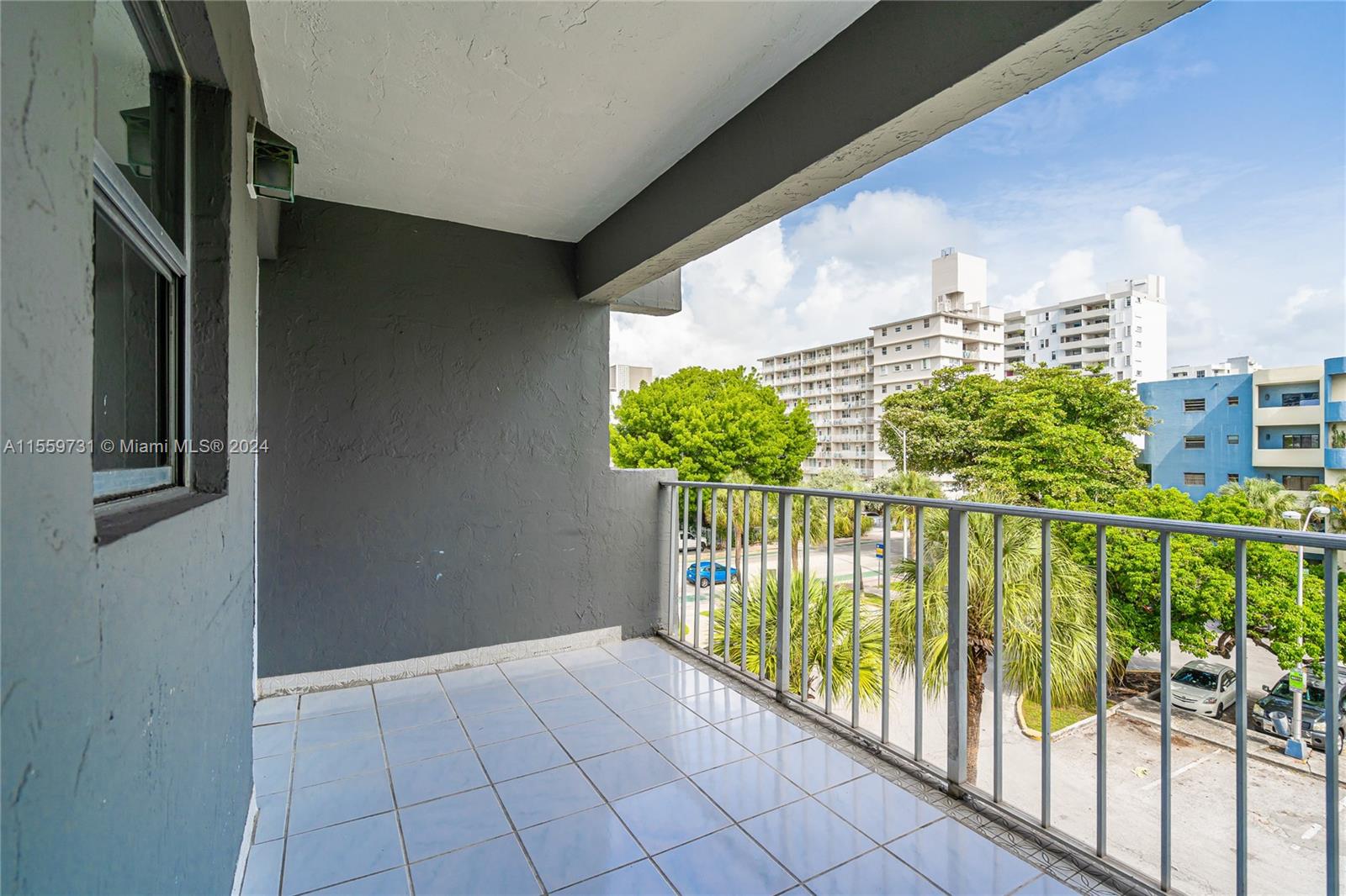 1615 West Ave 404, Miami Beach, Florida 33139, 1 Bedroom Bedrooms, ,1 BathroomBathrooms,Residential,For Sale,1615 West Ave 404,A11559731