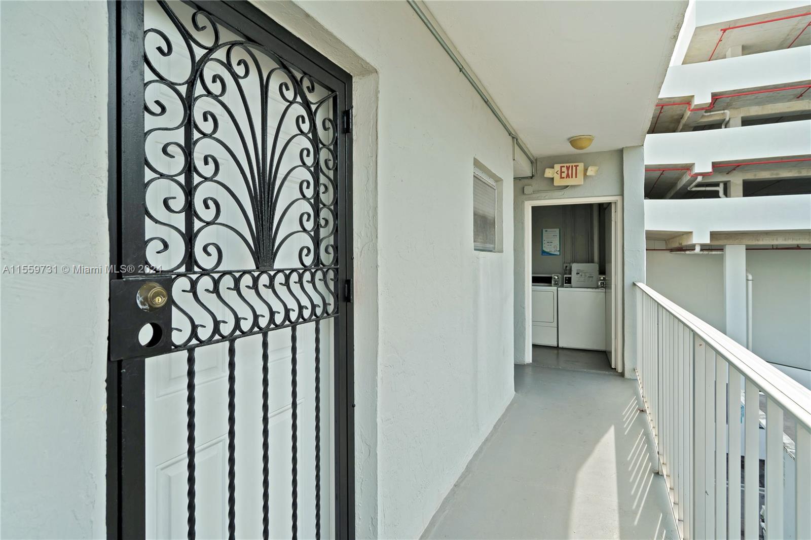 1615 West Ave 404, Miami Beach, Florida 33139, 1 Bedroom Bedrooms, ,1 BathroomBathrooms,Residential,For Sale,1615 West Ave 404,A11559731