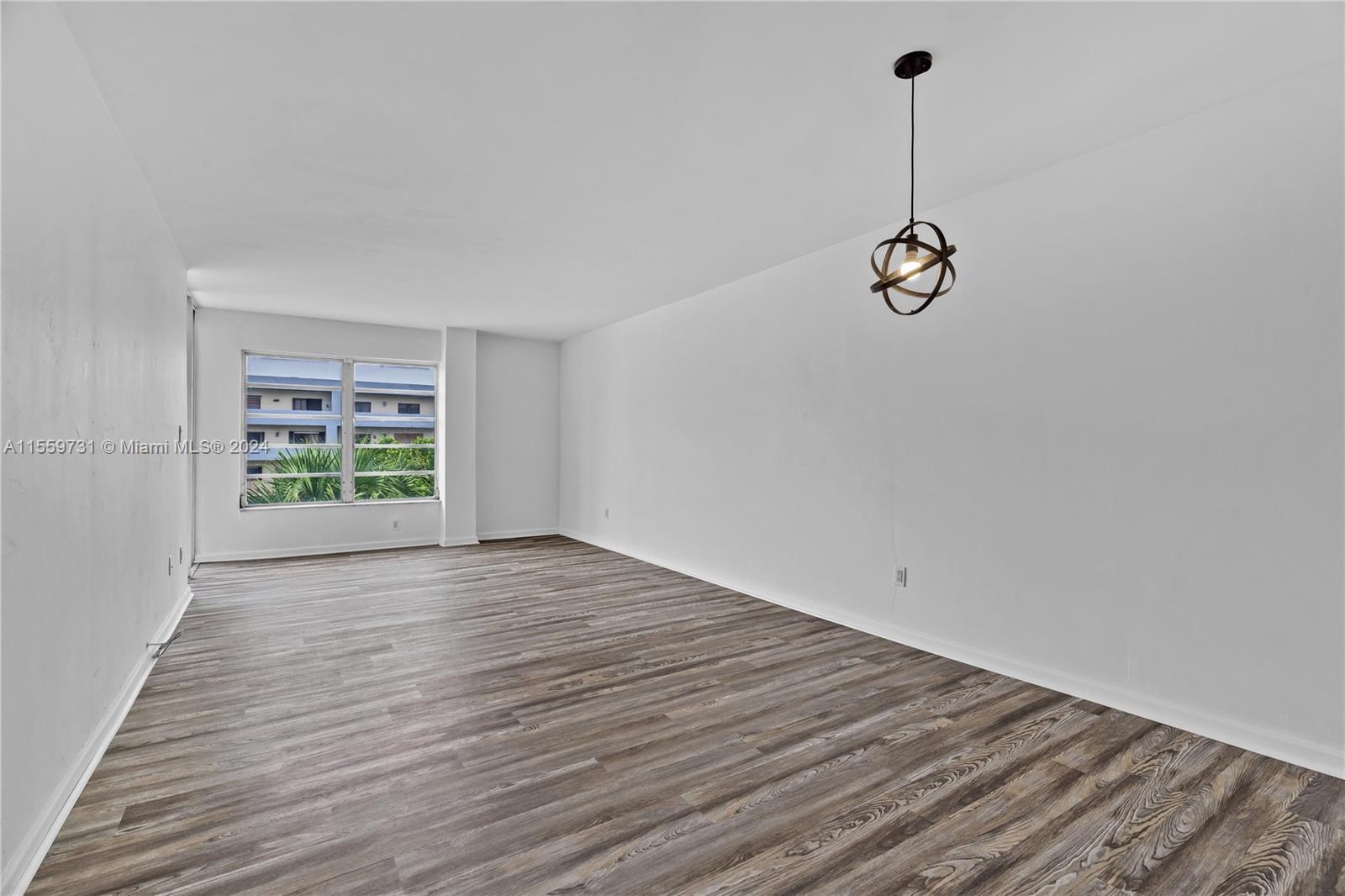 1615 West Ave 404, Miami Beach, Florida 33139, 1 Bedroom Bedrooms, ,1 BathroomBathrooms,Residential,For Sale,1615 West Ave 404,A11559731