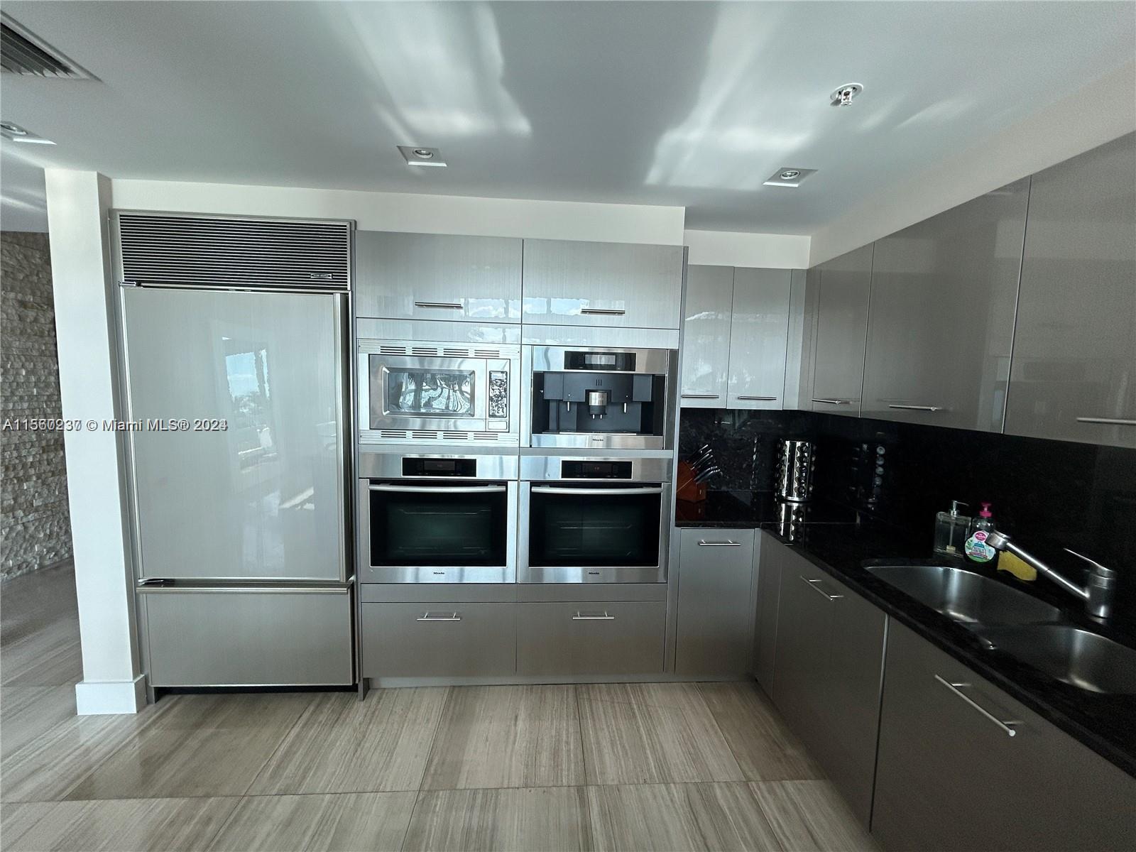 6899 Collins Ave 404, Miami Beach, Florida 33141, 3 Bedrooms Bedrooms, ,3 BathroomsBathrooms,Residentiallease,For Rent,6899 Collins Ave 404,A11560237