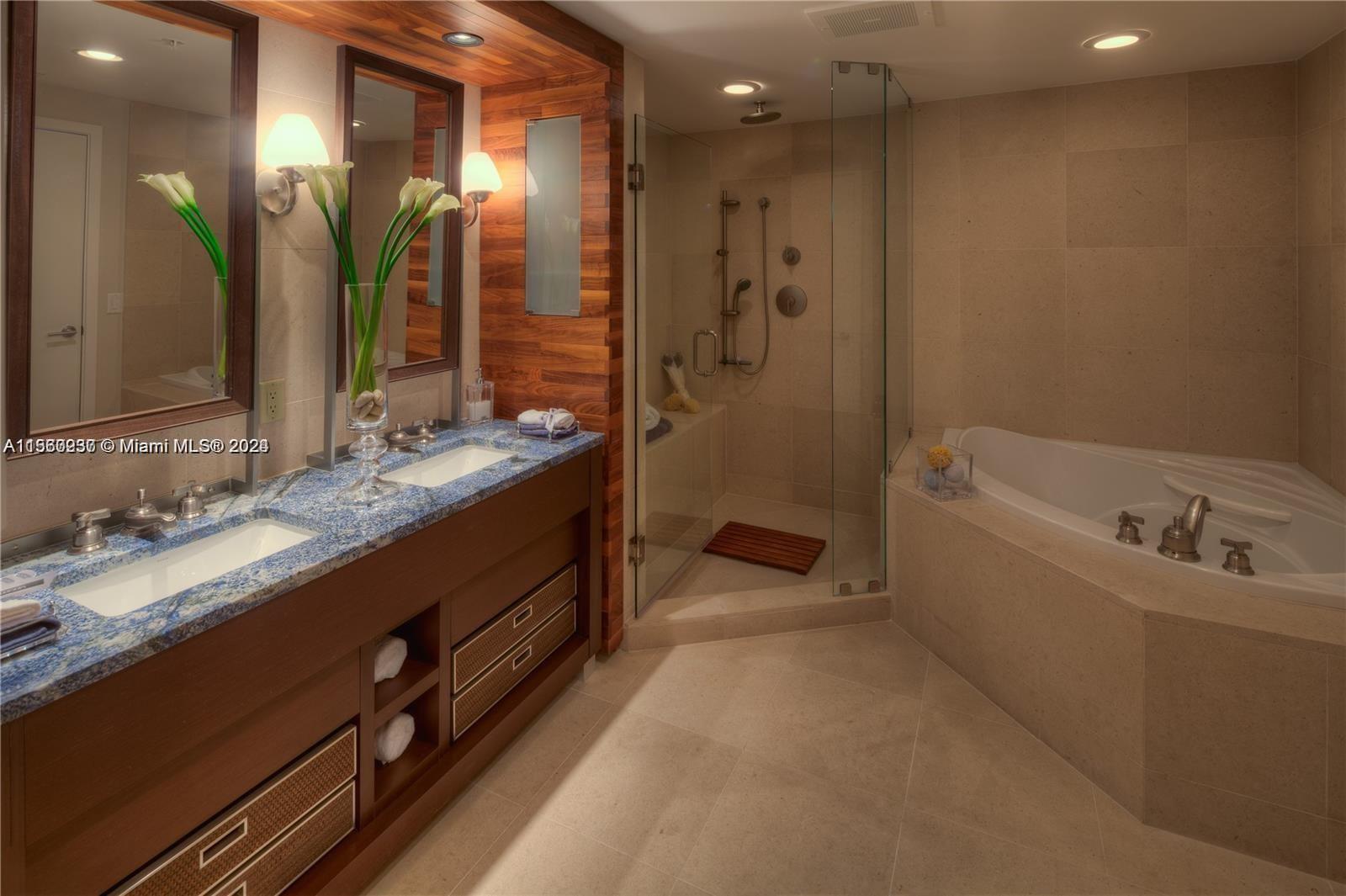 6899 Collins Ave 404, Miami Beach, Florida 33141, 3 Bedrooms Bedrooms, ,3 BathroomsBathrooms,Residentiallease,For Rent,6899 Collins Ave 404,A11560237