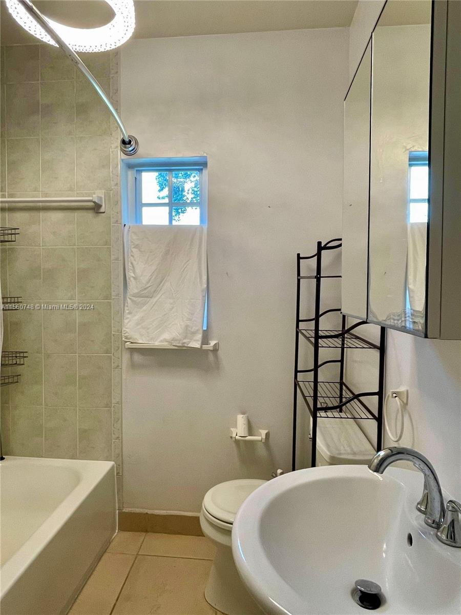 521 NW 48th St, Miami, Florida 33127, 2 Bedrooms Bedrooms, ,1 BathroomBathrooms,Residentiallease,For Rent,521 NW 48th St,A11560748