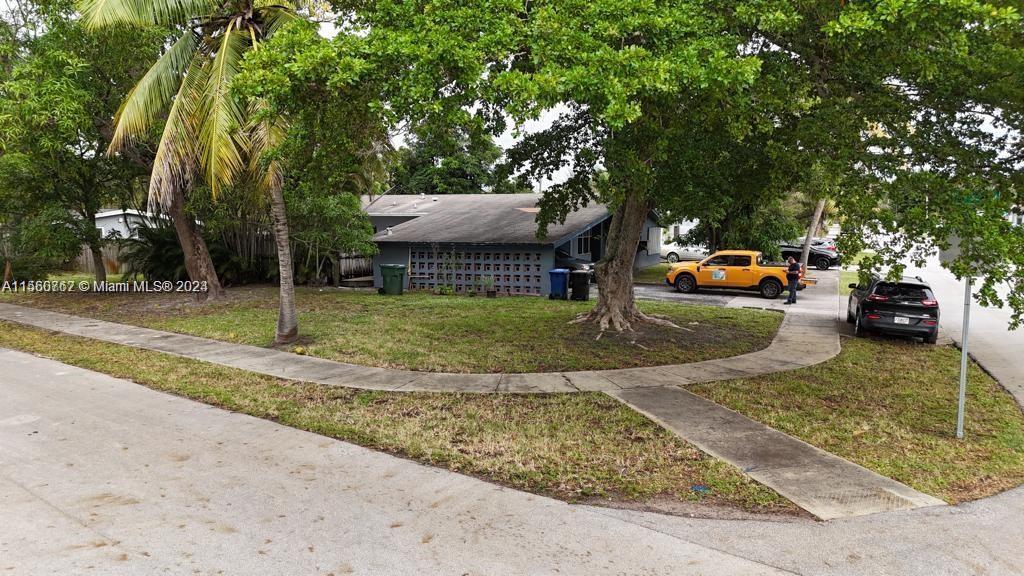 3241 SW 20th Ct  For Sale A11560767, FL