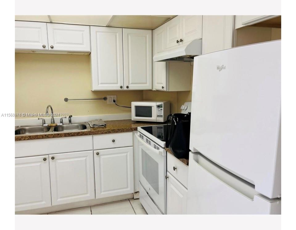 1913 S Ocean Dr 109, Hallandale Beach, Florida 33009, 2 Bedrooms Bedrooms, ,2 BathroomsBathrooms,Residential,For Sale,1913 S Ocean Dr 109,A11560674