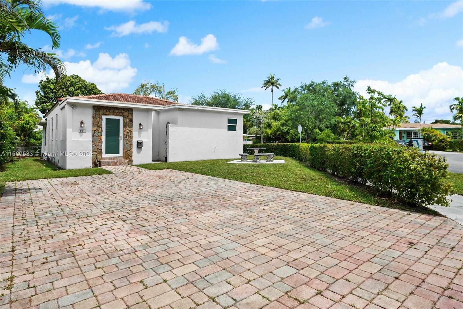 101  Glendale Dr  For Sale A11560583, FL