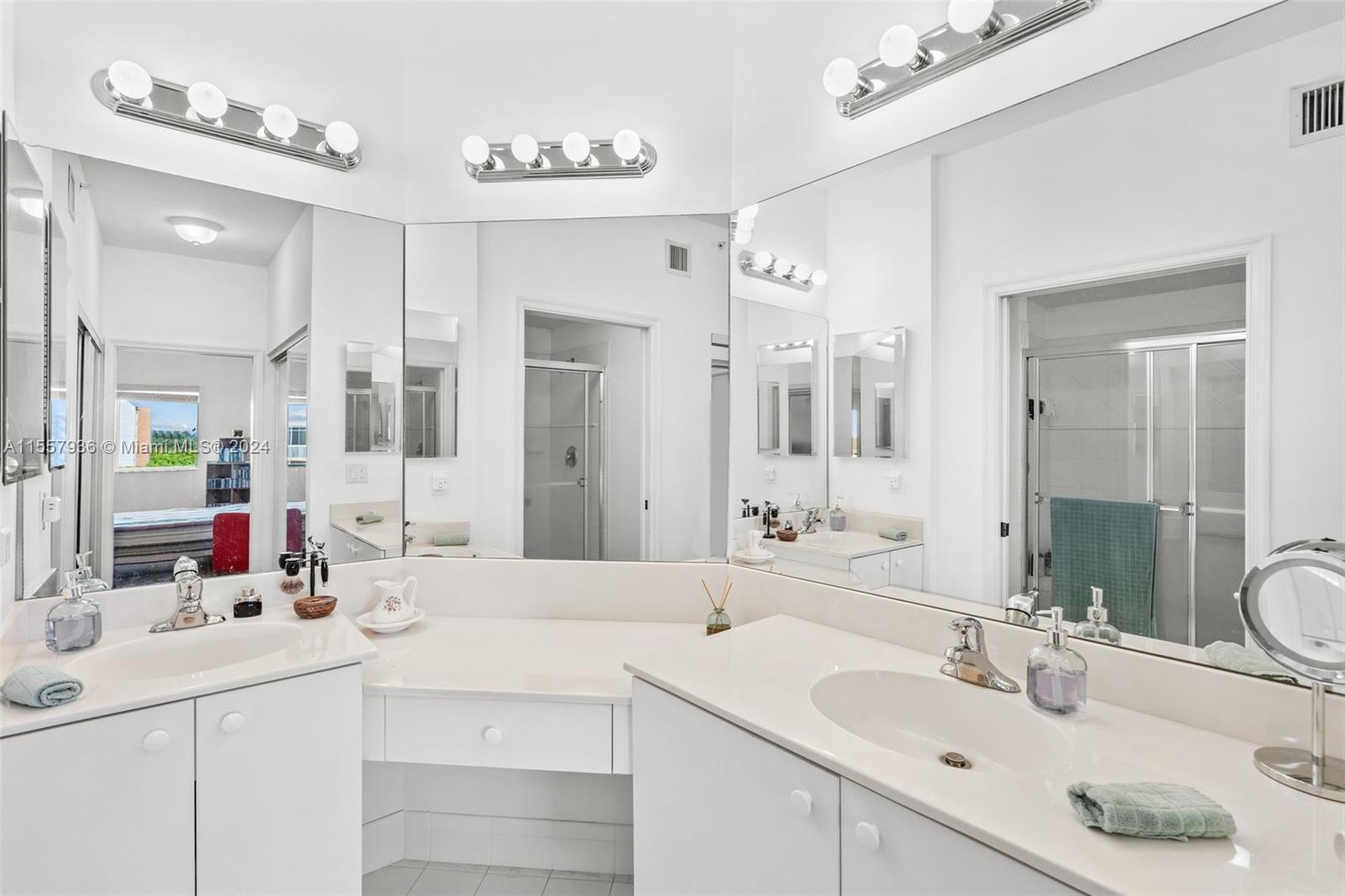 7725 Yardley Dr 413, Tamarac, Florida 33321, 2 Bedrooms Bedrooms, ,2 BathroomsBathrooms,Residential,For Sale,7725 Yardley Dr 413,A11557936