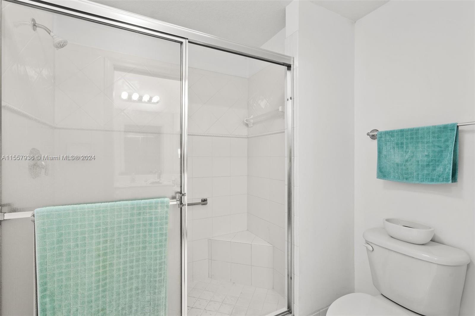 7725 Yardley Dr 413, Tamarac, Florida 33321, 2 Bedrooms Bedrooms, ,2 BathroomsBathrooms,Residential,For Sale,7725 Yardley Dr 413,A11557936