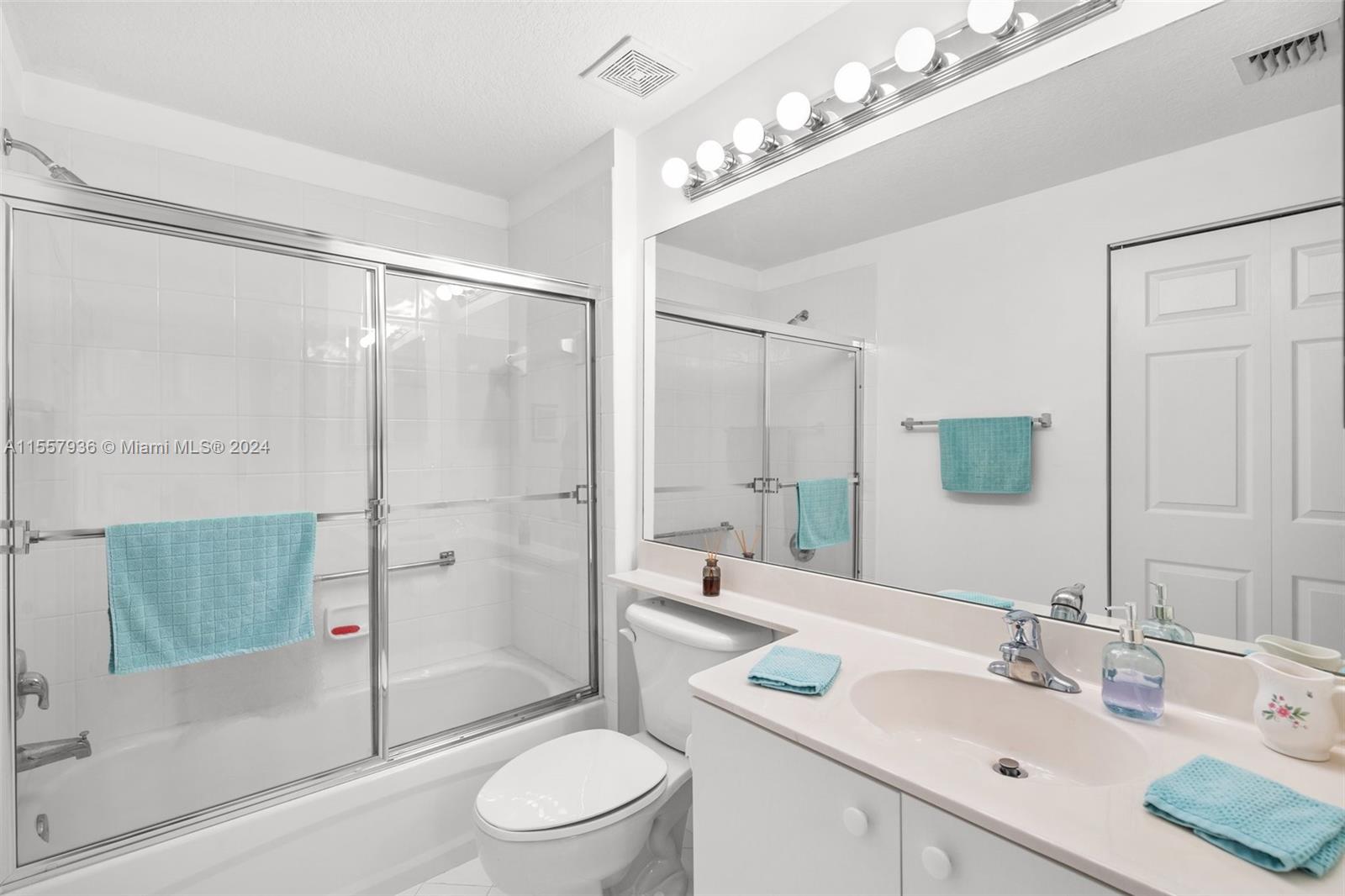 7725 Yardley Dr 413, Tamarac, Florida 33321, 2 Bedrooms Bedrooms, ,2 BathroomsBathrooms,Residential,For Sale,7725 Yardley Dr 413,A11557936