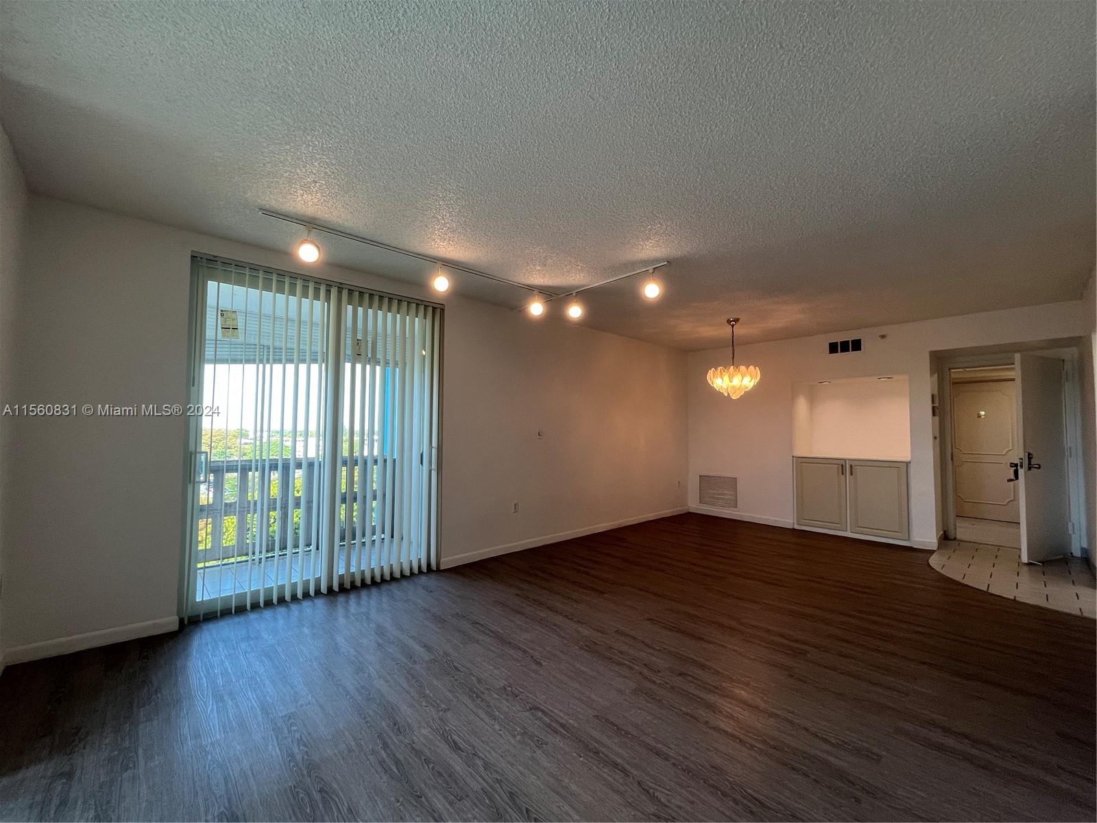 919 Hillcrest Dr 714, Hollywood, Florida 33021, 2 Bedrooms Bedrooms, ,2 BathroomsBathrooms,Residentiallease,For Rent,919 Hillcrest Dr 714,A11560831