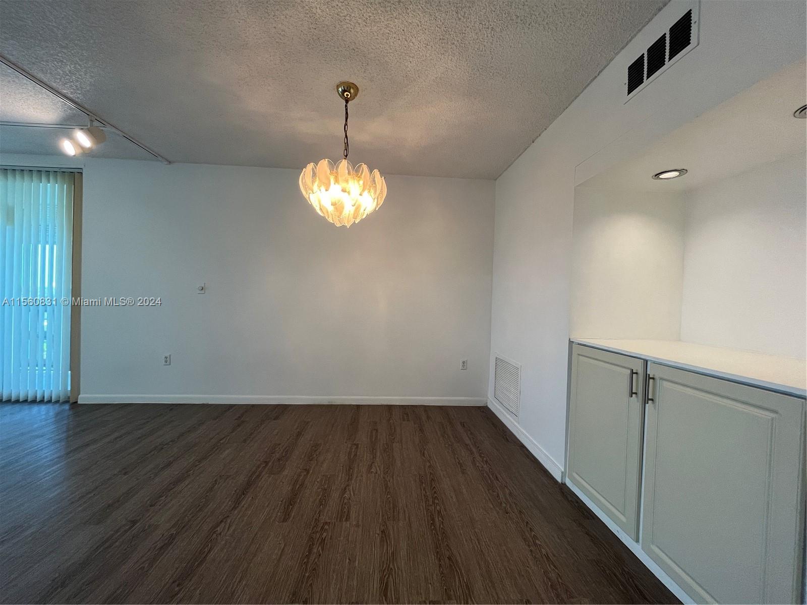 919 Hillcrest Dr 714, Hollywood, Florida 33021, 2 Bedrooms Bedrooms, ,2 BathroomsBathrooms,Residentiallease,For Rent,919 Hillcrest Dr 714,A11560831