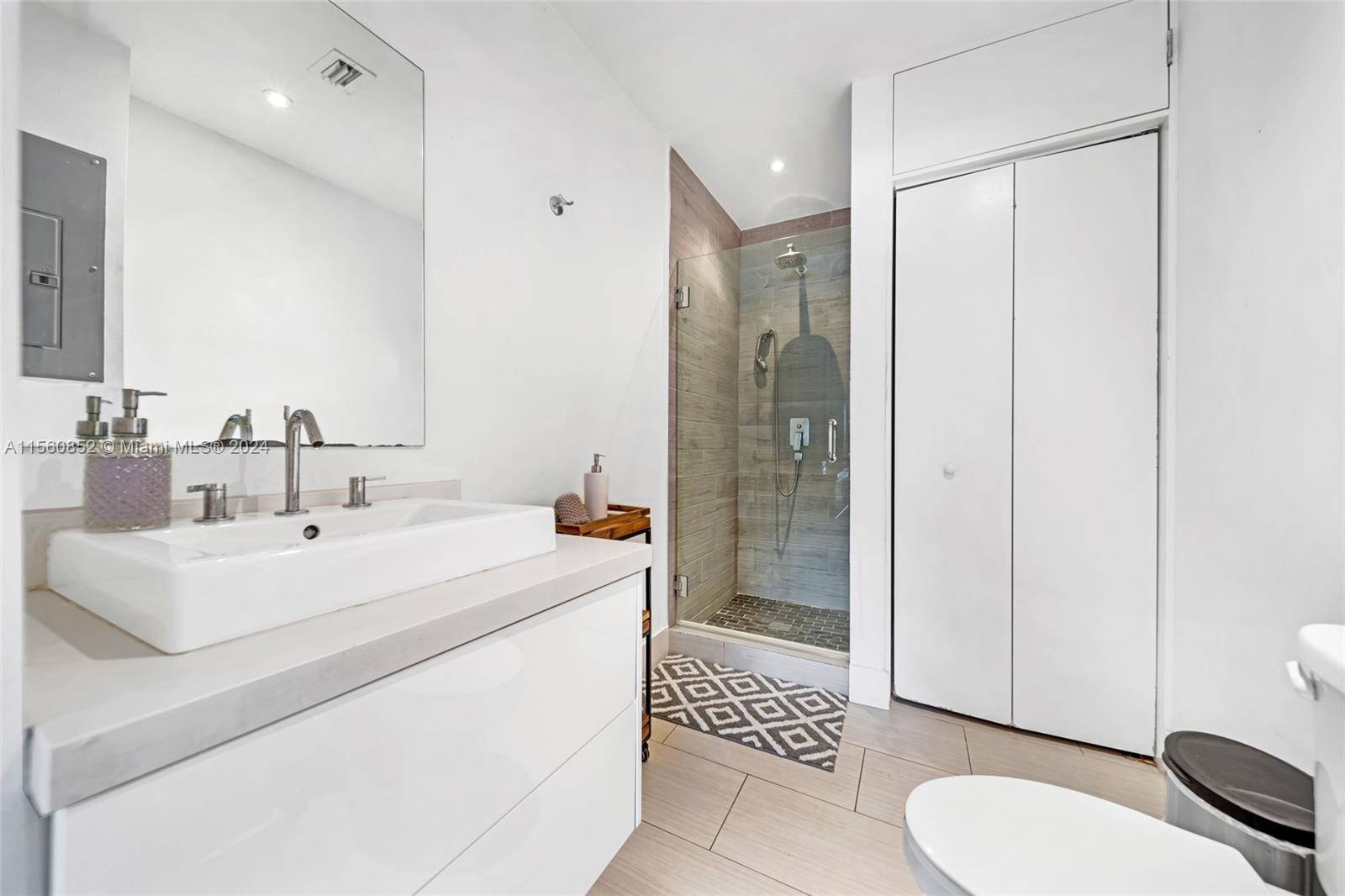 201 NE 48th St, Miami, Florida 33137, 4 Bedrooms Bedrooms, ,3 BathroomsBathrooms,Residentiallease,For Rent,201 NE 48th St,A11560852