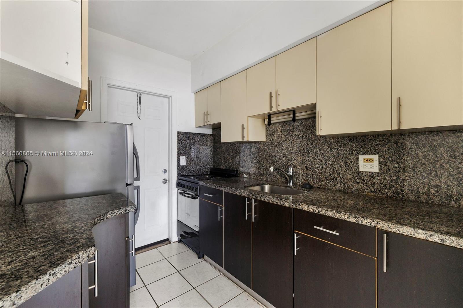 770 83rd St 2, Miami Beach, Florida 33141, 2 Bedrooms Bedrooms, ,1 BathroomBathrooms,Residentiallease,For Rent,770 83rd St 2,A11560865