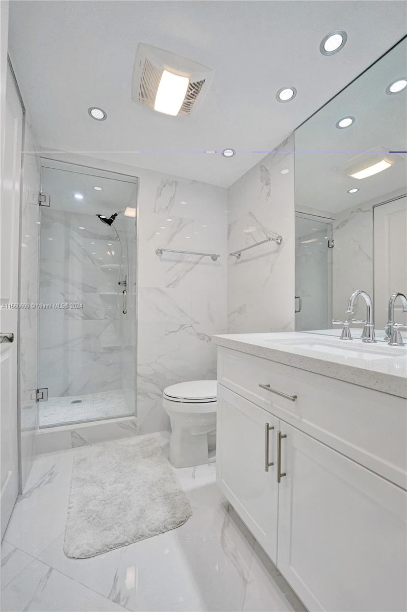 1865 S Ocean Dr 9D, Hallandale Beach, Florida 33009, 1 Bedroom Bedrooms, ,2 BathroomsBathrooms,Residential,For Sale,1865 S Ocean Dr 9D,A11560698