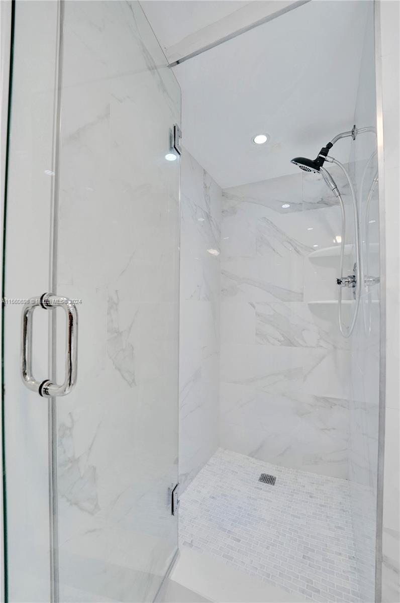 1865 S Ocean Dr 9D, Hallandale Beach, Florida 33009, 1 Bedroom Bedrooms, ,2 BathroomsBathrooms,Residential,For Sale,1865 S Ocean Dr 9D,A11560698