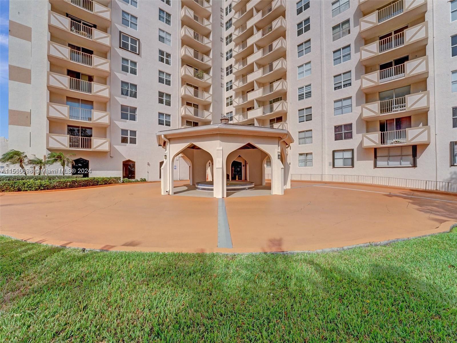 1865 S Ocean Dr 9D, Hallandale Beach, Florida 33009, 1 Bedroom Bedrooms, ,2 BathroomsBathrooms,Residential,For Sale,1865 S Ocean Dr 9D,A11560698