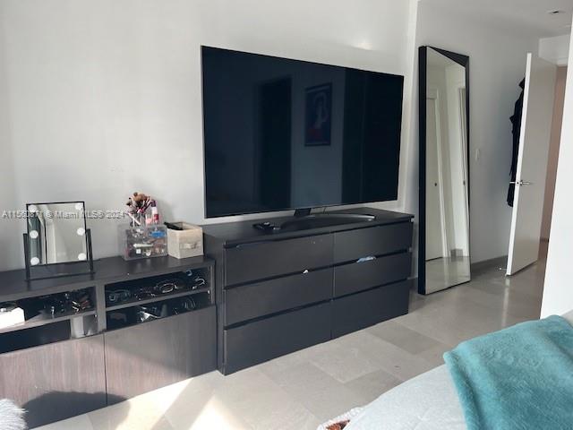 68 SE 6th St 1004, Miami, Florida 33131, 3 Bedrooms Bedrooms, ,3 BathroomsBathrooms,Residentiallease,For Rent,68 SE 6th St 1004,A11560871