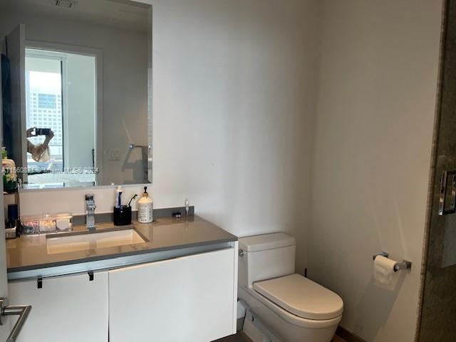 68 SE 6th St 1004, Miami, Florida 33131, 3 Bedrooms Bedrooms, ,3 BathroomsBathrooms,Residentiallease,For Rent,68 SE 6th St 1004,A11560871
