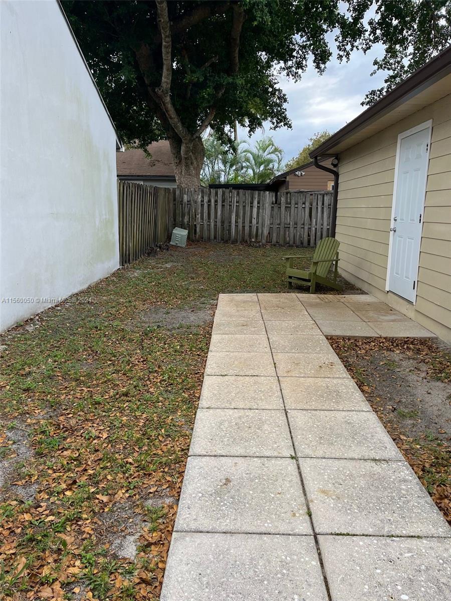 1400 SW 85th Ter, Pembroke Pines, Florida 33025, 1 Bedroom Bedrooms, ,1 BathroomBathrooms,Residentiallease,For Rent,1400 SW 85th Ter,A11560050