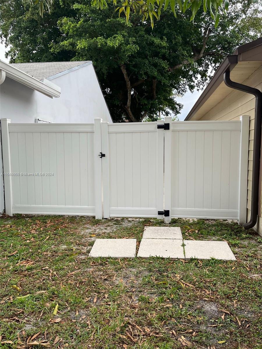 1400 SW 85th Ter, Pembroke Pines, Florida 33025, 1 Bedroom Bedrooms, ,1 BathroomBathrooms,Residentiallease,For Rent,1400 SW 85th Ter,A11560050