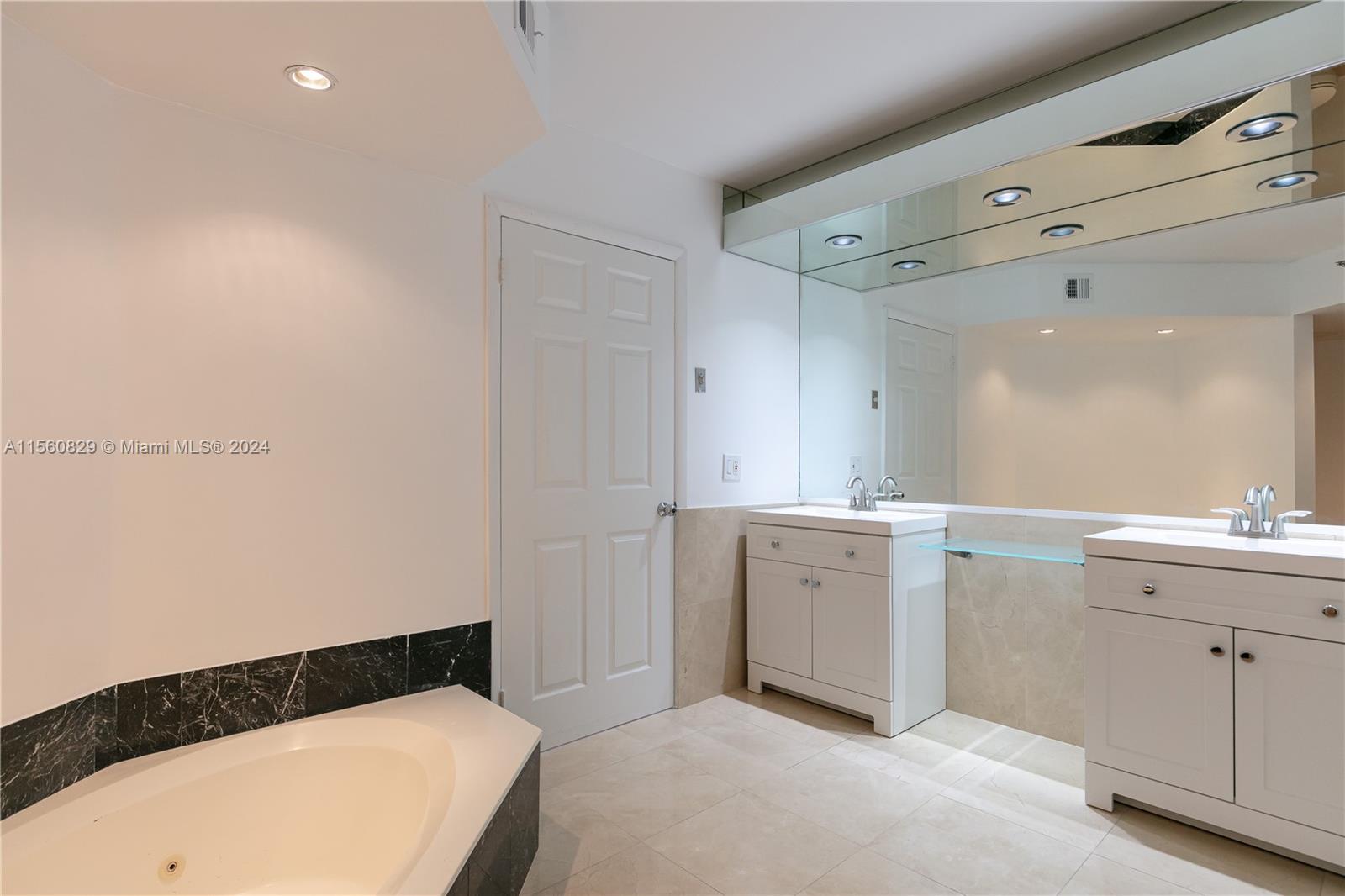 3400 NE 192nd St LPH5, Aventura, Florida 33180, 2 Bedrooms Bedrooms, ,2 BathroomsBathrooms,Residential,For Sale,3400 NE 192nd St LPH5,A11560829