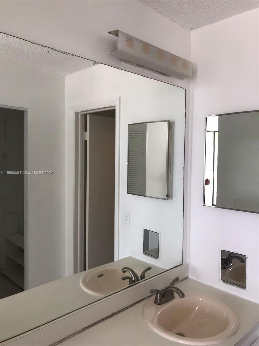 16751 NE 9th Ave 501, North Miami Beach, Florida 33162, 1 Bedroom Bedrooms, ,1 BathroomBathrooms,Residentiallease,For Rent,16751 NE 9th Ave 501,A11560880