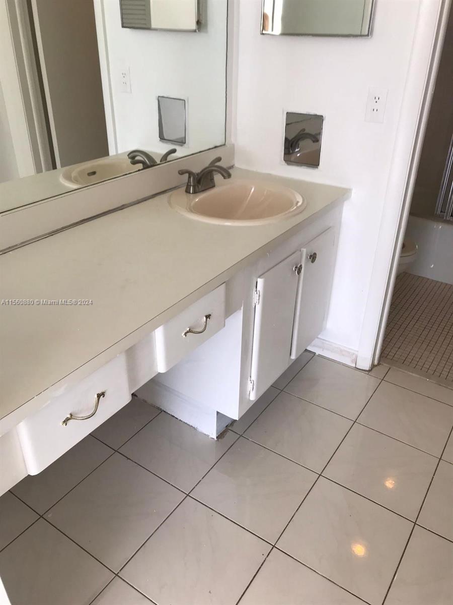 16751 NE 9th Ave 501, North Miami Beach, Florida 33162, 1 Bedroom Bedrooms, ,1 BathroomBathrooms,Residentiallease,For Rent,16751 NE 9th Ave 501,A11560880