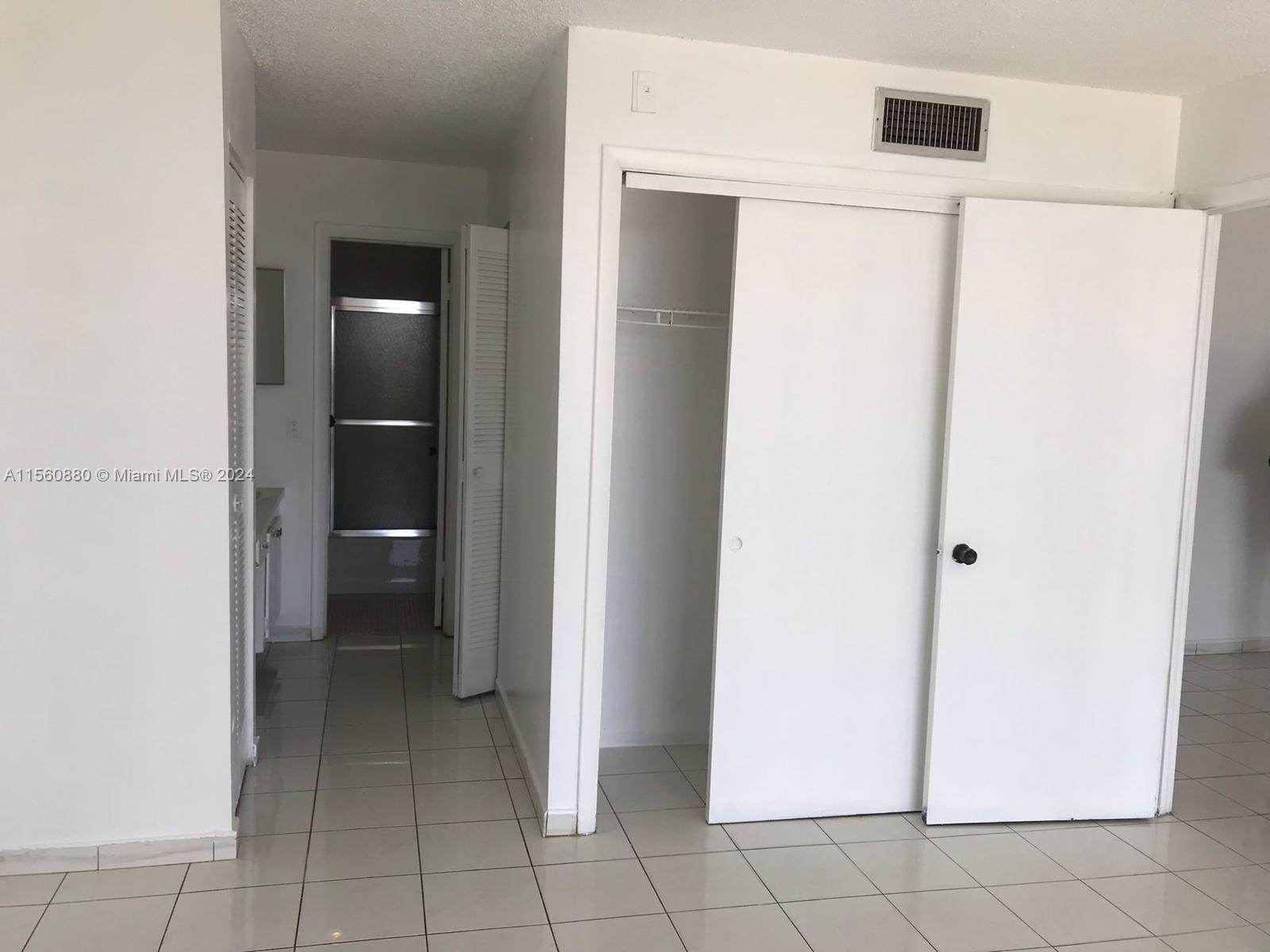 16751 NE 9th Ave 501, North Miami Beach, Florida 33162, 1 Bedroom Bedrooms, ,1 BathroomBathrooms,Residentiallease,For Rent,16751 NE 9th Ave 501,A11560880