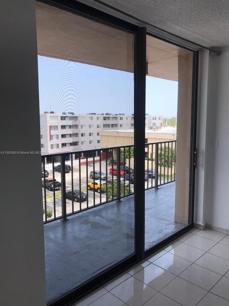 16751 NE 9th Ave 501, North Miami Beach, Florida 33162, 1 Bedroom Bedrooms, ,1 BathroomBathrooms,Residentiallease,For Rent,16751 NE 9th Ave 501,A11560880