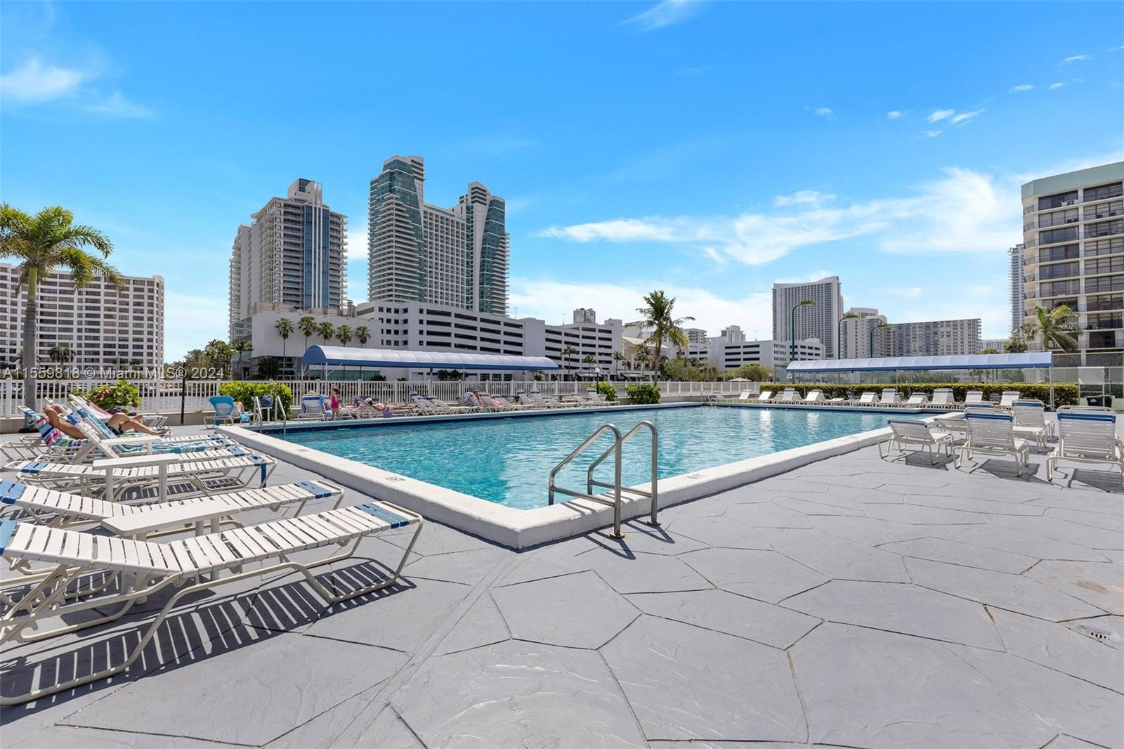 600 Parkview Dr 726, Hallandale Beach, Florida 33009, 1 Bedroom Bedrooms, ,1 BathroomBathrooms,Residential,For Sale,600 Parkview Dr 726,A11559818