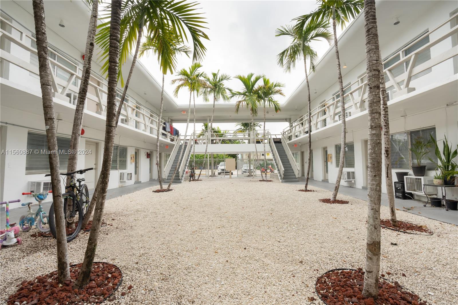 7311 Gary Ave 9, Miami Beach, Florida 33141, 1 Bedroom Bedrooms, ,1 BathroomBathrooms,Residentiallease,For Rent,7311 Gary Ave 9,A11560887