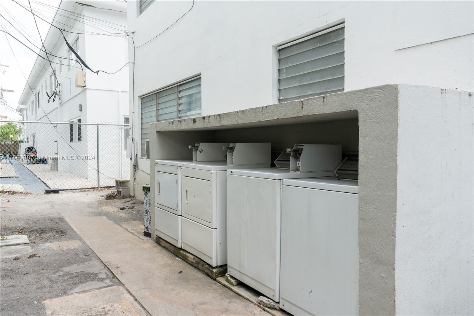 7311 Gary Ave 9, Miami Beach, Florida 33141, 1 Bedroom Bedrooms, ,1 BathroomBathrooms,Residentiallease,For Rent,7311 Gary Ave 9,A11560887