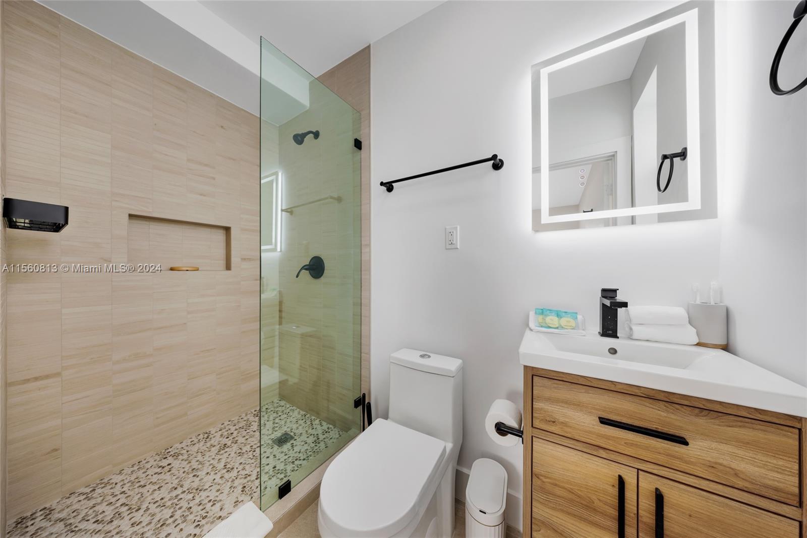 1471 Lincoln Ter 1, Miami Beach, Florida 33139, 2 Bedrooms Bedrooms, ,1 BathroomBathrooms,Residentiallease,For Rent,1471 Lincoln Ter 1,A11560813