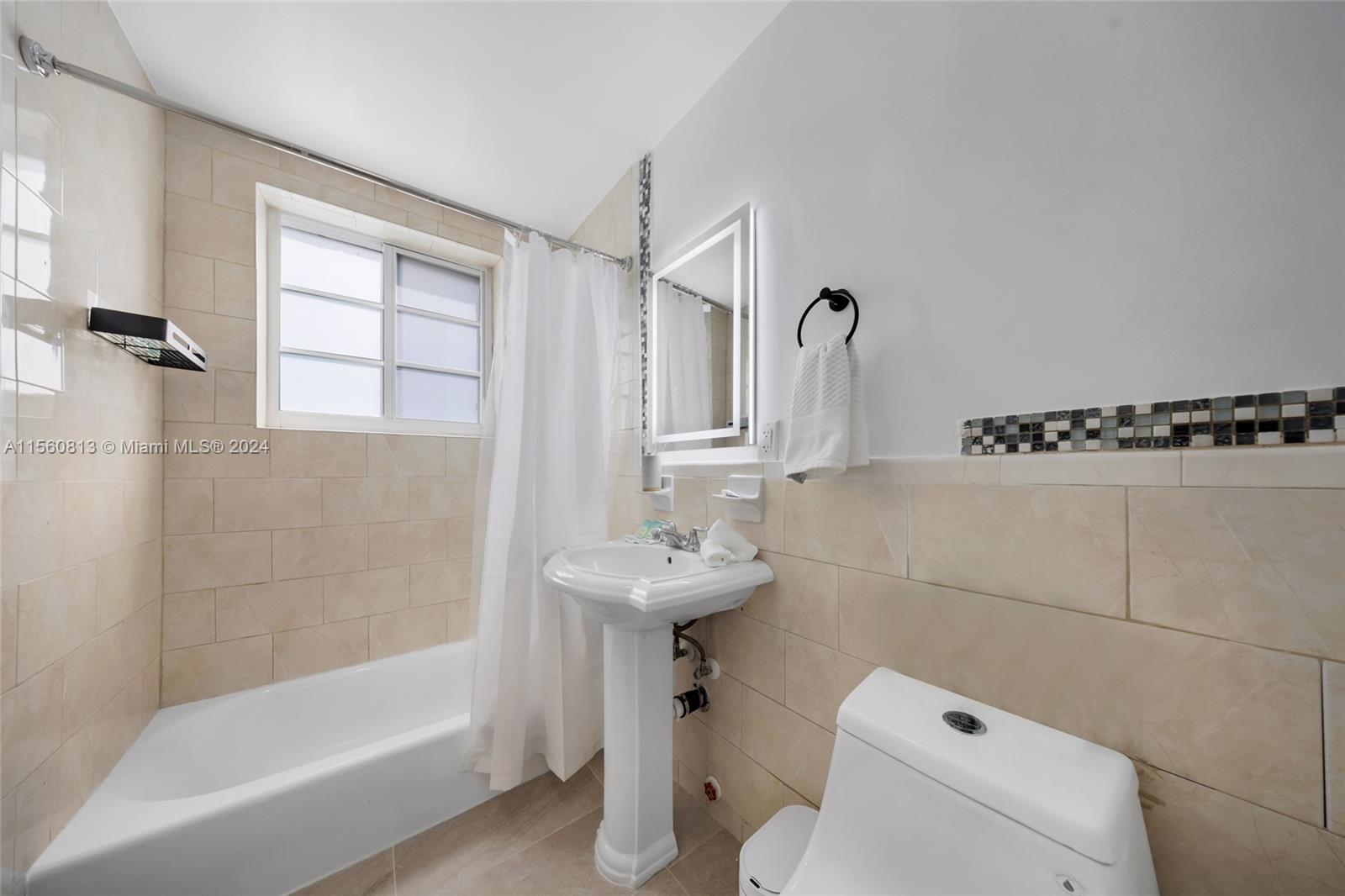 1471 Lincoln Ter 1, Miami Beach, Florida 33139, 2 Bedrooms Bedrooms, ,1 BathroomBathrooms,Residentiallease,For Rent,1471 Lincoln Ter 1,A11560813