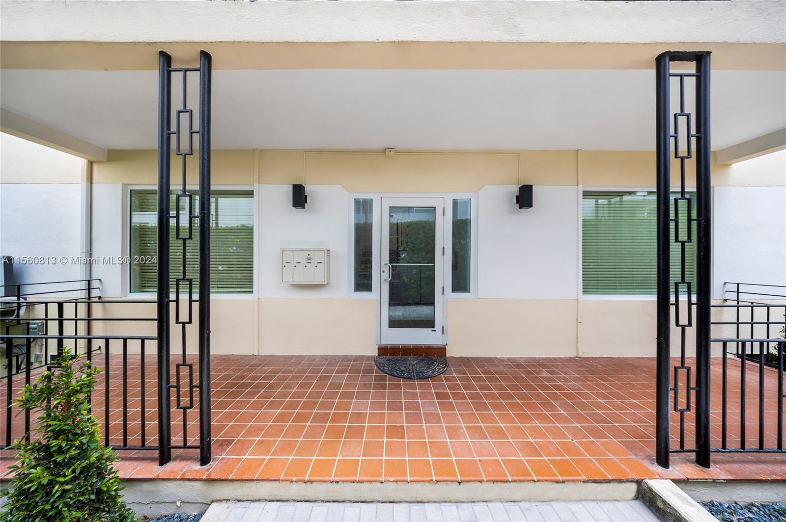 1471 Lincoln Ter 1, Miami Beach, Florida 33139, 2 Bedrooms Bedrooms, ,1 BathroomBathrooms,Residentiallease,For Rent,1471 Lincoln Ter 1,A11560813