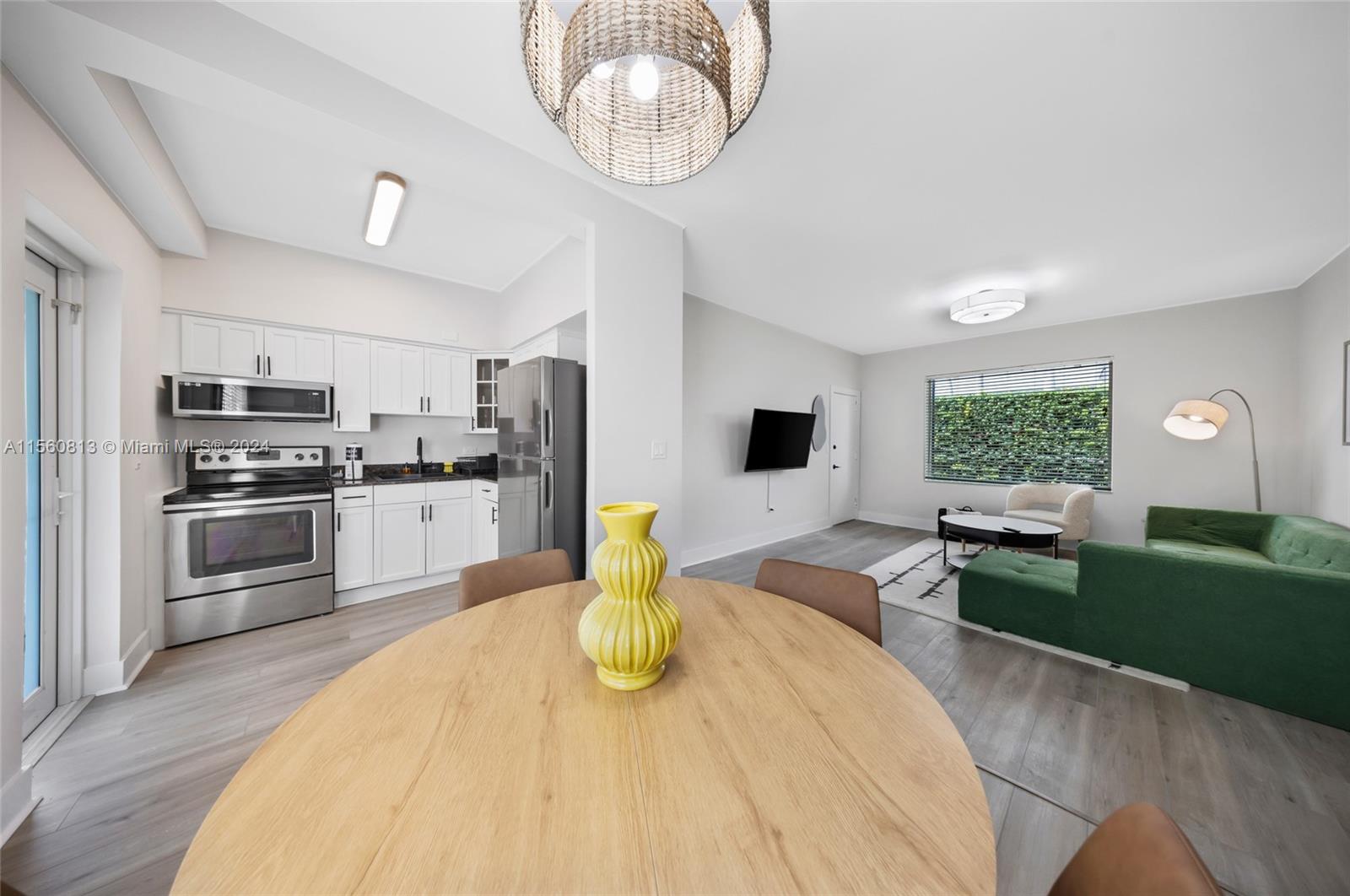 1471 Lincoln Ter 1, Miami Beach, Florida 33139, 2 Bedrooms Bedrooms, ,1 BathroomBathrooms,Residentiallease,For Rent,1471 Lincoln Ter 1,A11560813