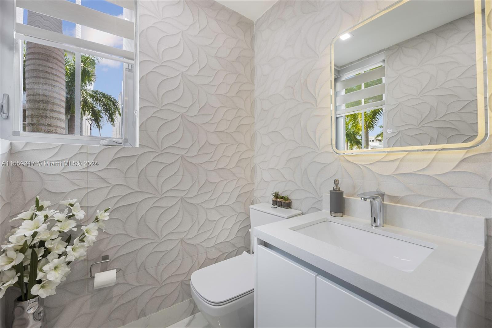 8249 NW 33rd Ter, Doral, Florida 33122, 4 Bedrooms Bedrooms, ,5 BathroomsBathrooms,Residential,For Sale,8249 NW 33rd Ter,A11559317