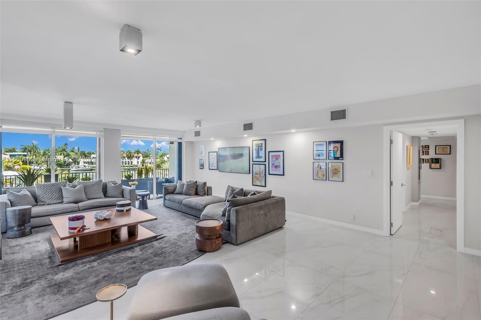 5660 Collins Ave 2A, Miami Beach, Florida 33140, 3 Bedrooms Bedrooms, ,3 BathroomsBathrooms,Residential,For Sale,5660 Collins Ave 2A,A11560902