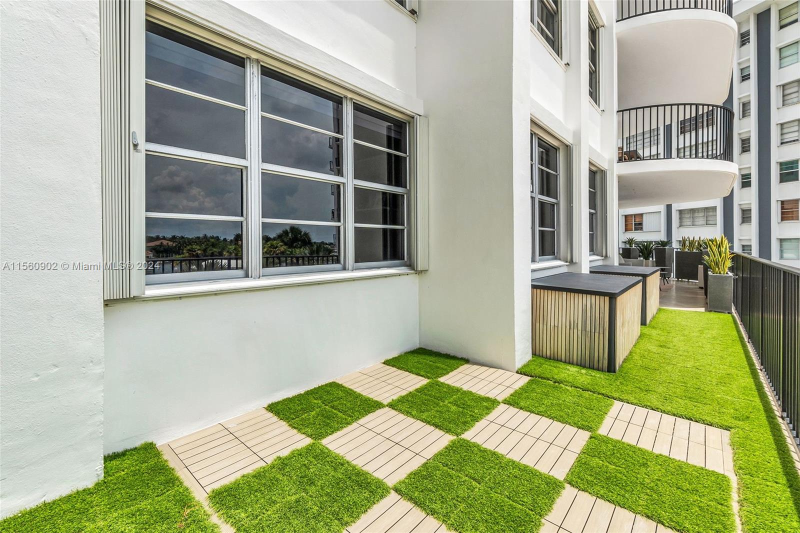 5660 Collins Ave 2A, Miami Beach, Florida 33140, 3 Bedrooms Bedrooms, ,3 BathroomsBathrooms,Residential,For Sale,5660 Collins Ave 2A,A11560902
